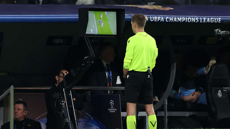 AA1S97l8 Real Madrid : Xabi Alonso s'est attaqué à l'arbitre Clément Turpin