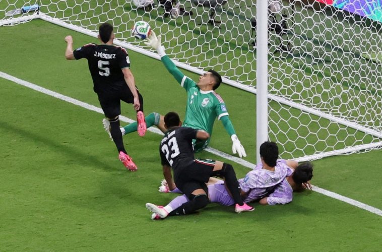 2026-06-19t025608z_227666435_up1em6j07zte6_rtrmadp_3_soccer-worldcup-mex-kor-taille1200_6a34cbc4f00ad-758x500 Coupe du monde 2026 : le Mexique fait tomber la Corée du Sud et file en 16es de finale