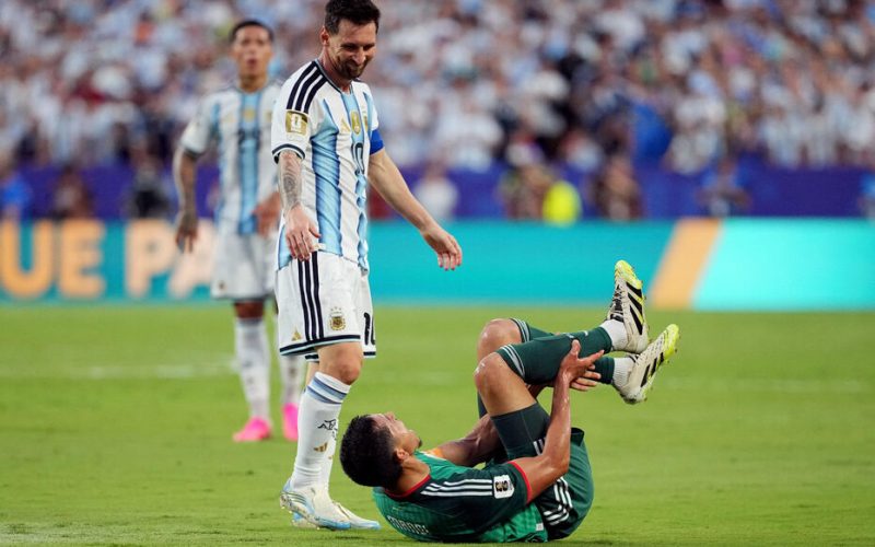 4M4BKVCBJBFDLKIDGY235VRDWQ-800x500 Argentine - Algérie : la FAF saisit la FIFA et dénonce plusieurs décisions arbitrales