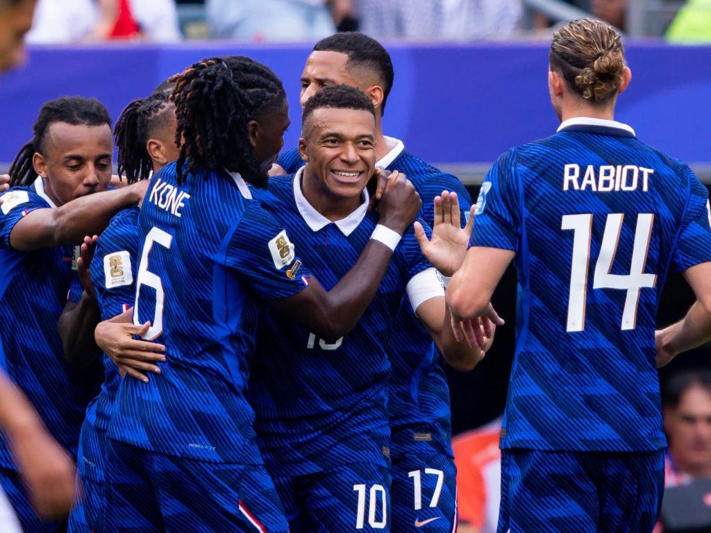 Coupe du monde 2026 : Mbappé régale, la France file en seizièmes