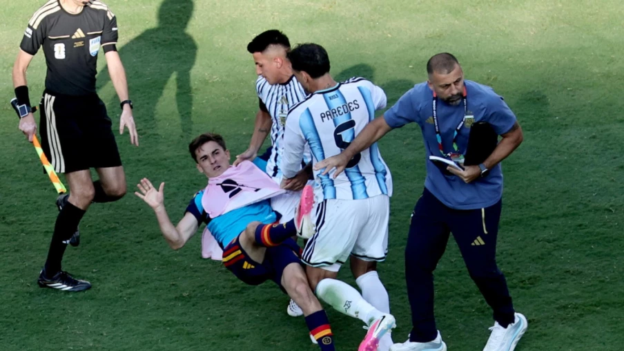 Argentine : Leandro Paredes brise le silence après son altercation avec Gavi