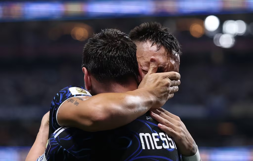 Mondial 2026 : l'Argentine renverse l'Angleterre et rejoint l'Espagne en finale