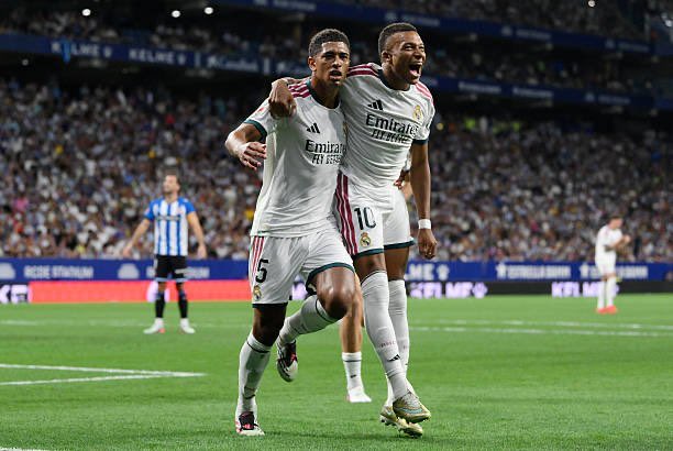Real Madrid : le coup de tête splendide de Bellingham contre l'Espanyol (Vidéo)