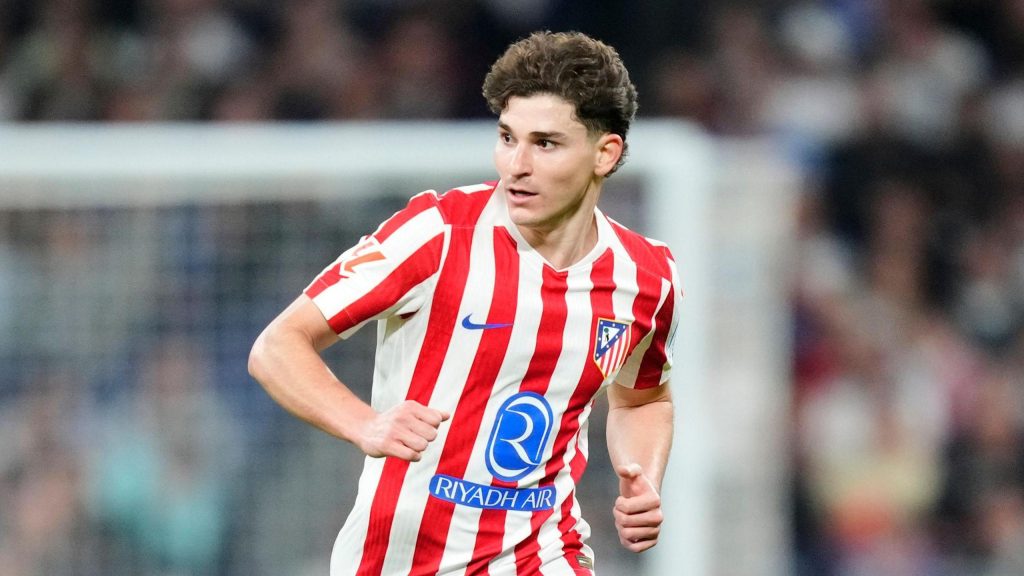 Julián Álvarez au Barça ? Diego Simeone met les choses au clair