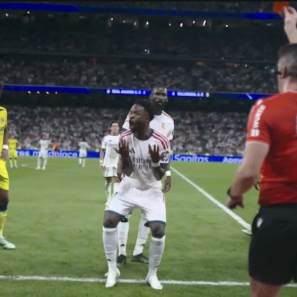 Real Madrid - Villarreal : le carton rouge lunaire de Vinicius (Vidéo)
