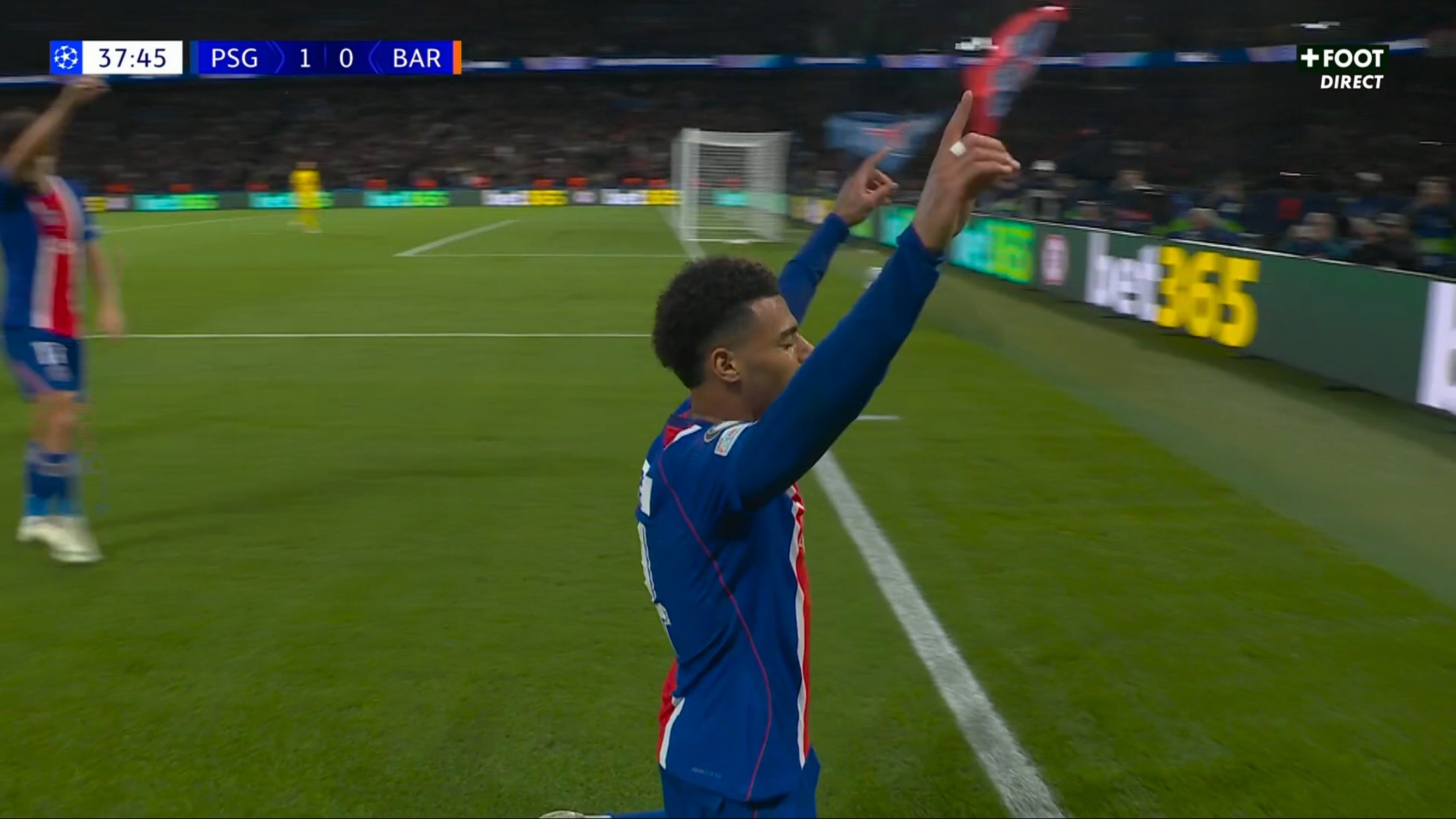 Le but splendide de Désiré Doué contre le Barça (Vidéo)